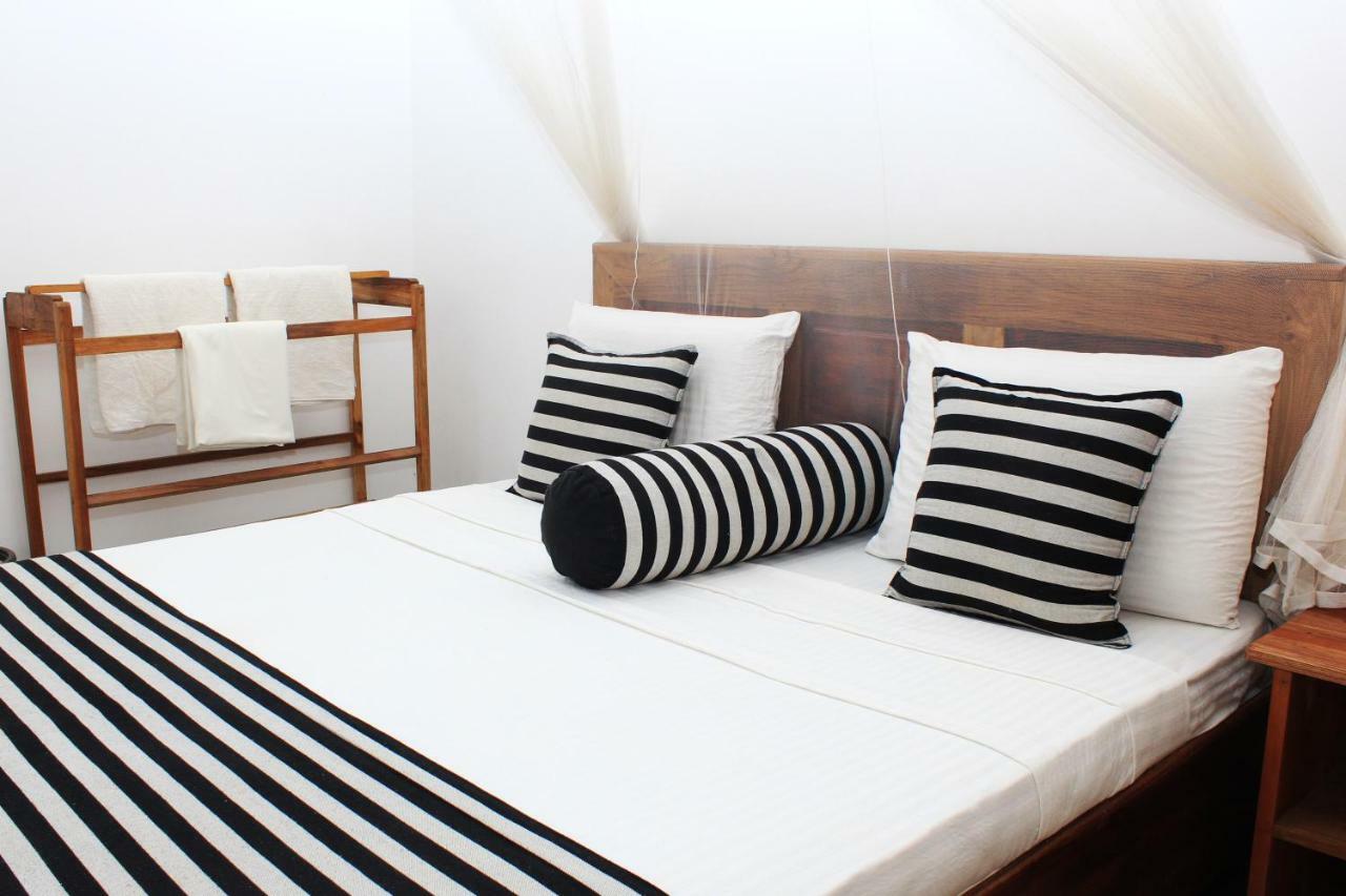 Isumi & Risara Home Stay Σιγκιρίγια Εξωτερικό φωτογραφία